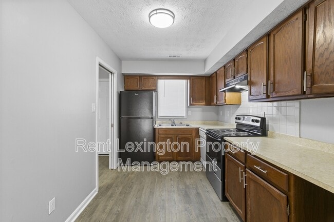 Building Photo - 1649 Foxhaven Dr