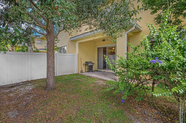 Building Photo - 6099 NW Helmsdale Way