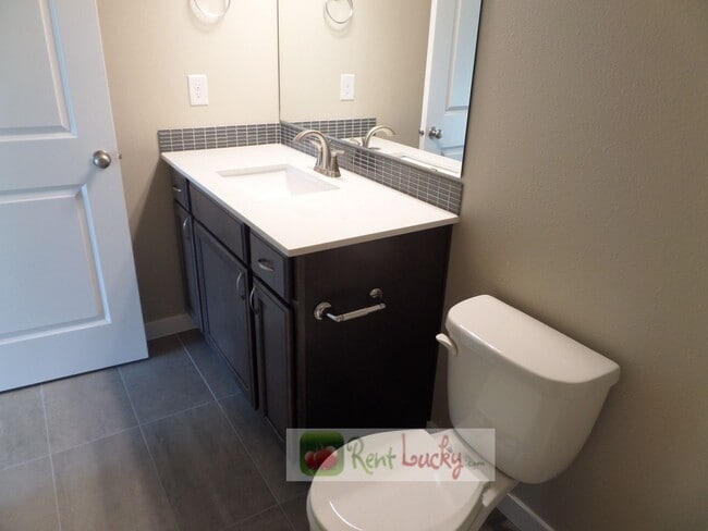 Building Photo - GORGEOUS!! Newer 3 Bedroom Home w/2-Car Ga...