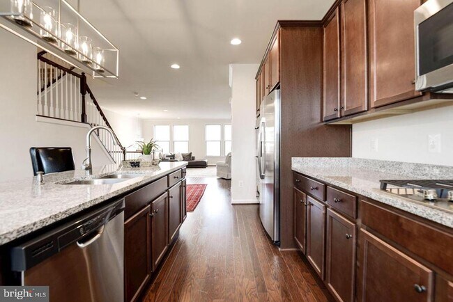 Building Photo - 42482 Dogwood Glen Square