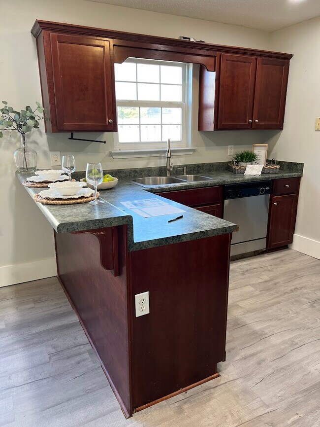 Building Photo - 82 Saddlebrush Rd