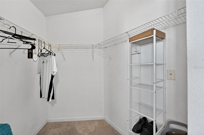 Building Photo - 11812 Lynmoor Dr