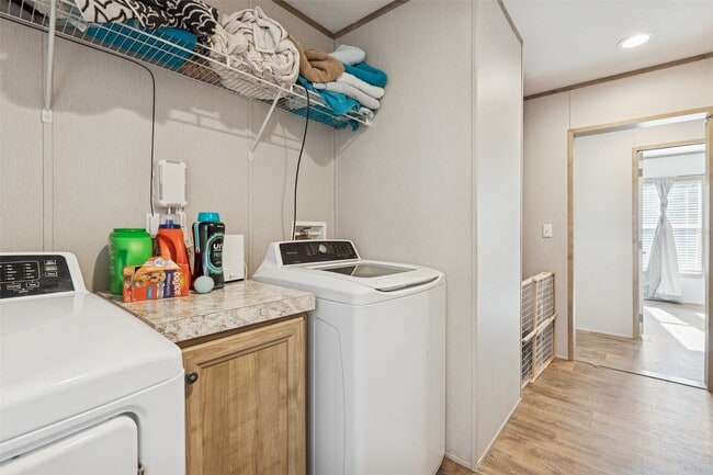 Building Photo - 146 Marina Dr