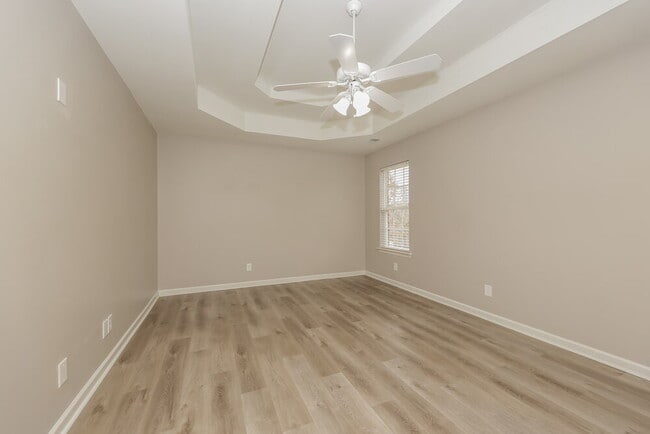 Building Photo - 1500 Saddle View