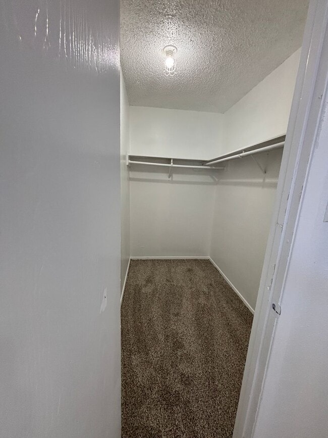 Building Photo - 2105 Courtney St