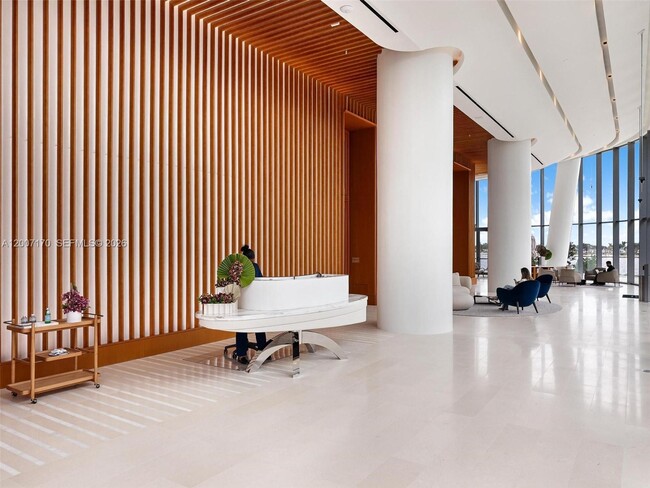 Building Photo - 175 SE 25th Rd