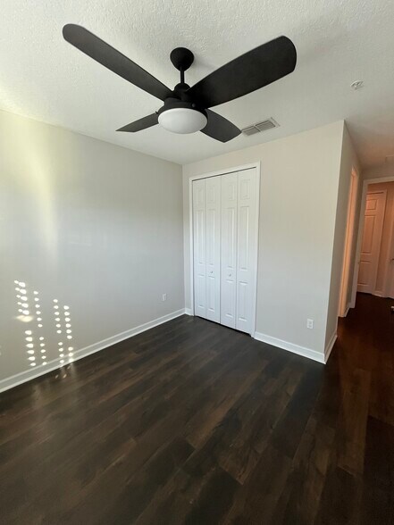 Building Photo - 891 Brutus Ter