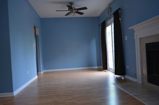 Building Photo - 613 W Parkside Dr