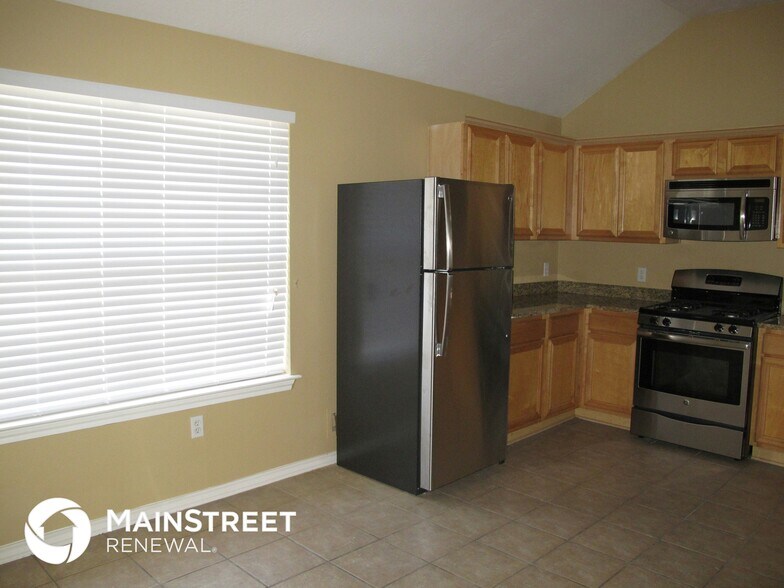 Building Photo - 19034 Piney Way Dr