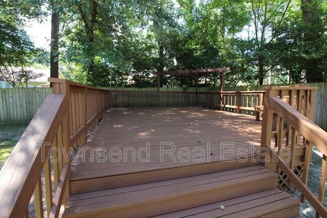 Building Photo - 5827 Hibernia Dr