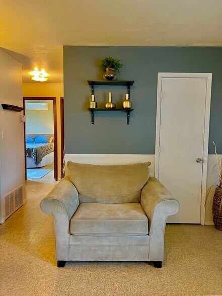 Building Photo - 3056 Tenorio Dr