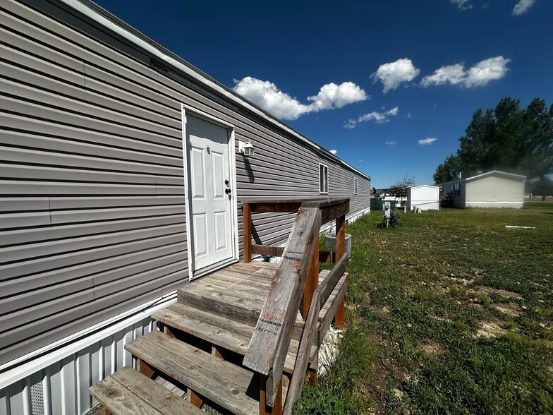 Building Photo - 21 Lapin St
