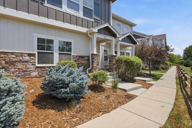 Building Photo - 3 Bedroom Townhome in Fort Collins