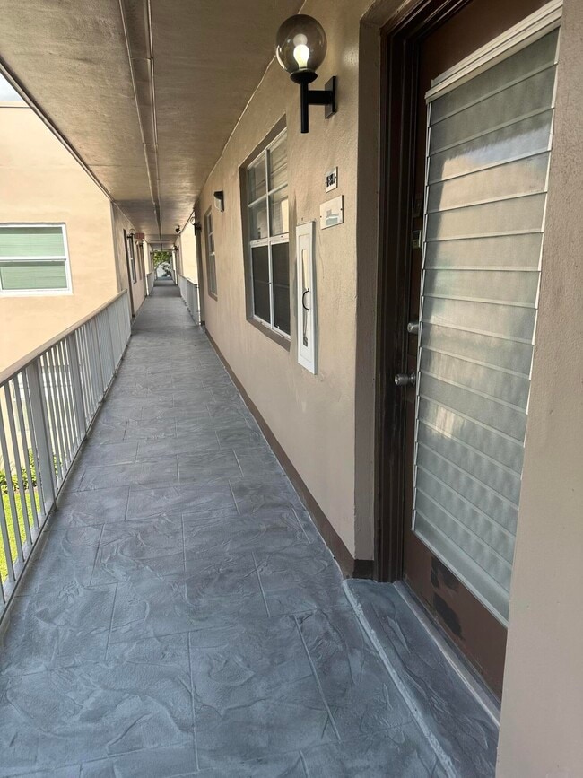 Building Photo - 370 Piedmont H