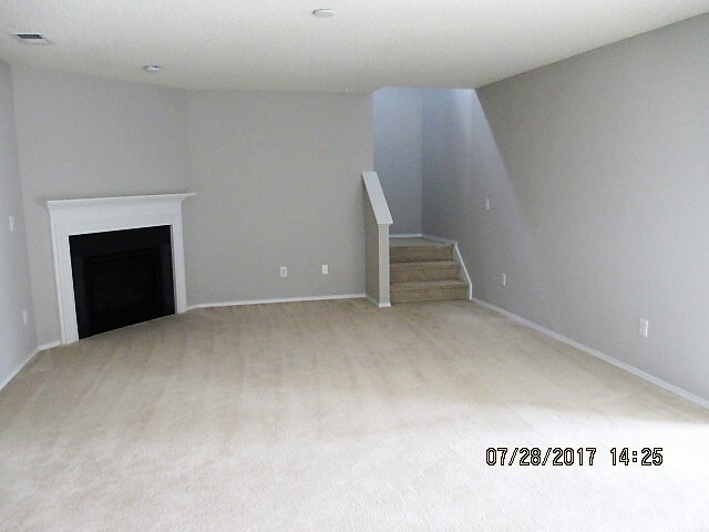 Building Photo - Awesome 3br 2.5ba in Durham. Fenced Yard!  Avail June 5, 2026!