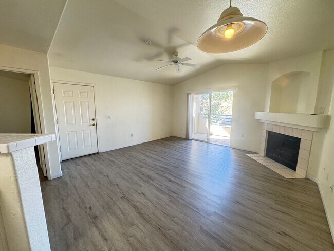 Building Photo - 5415 W Harmon Ave