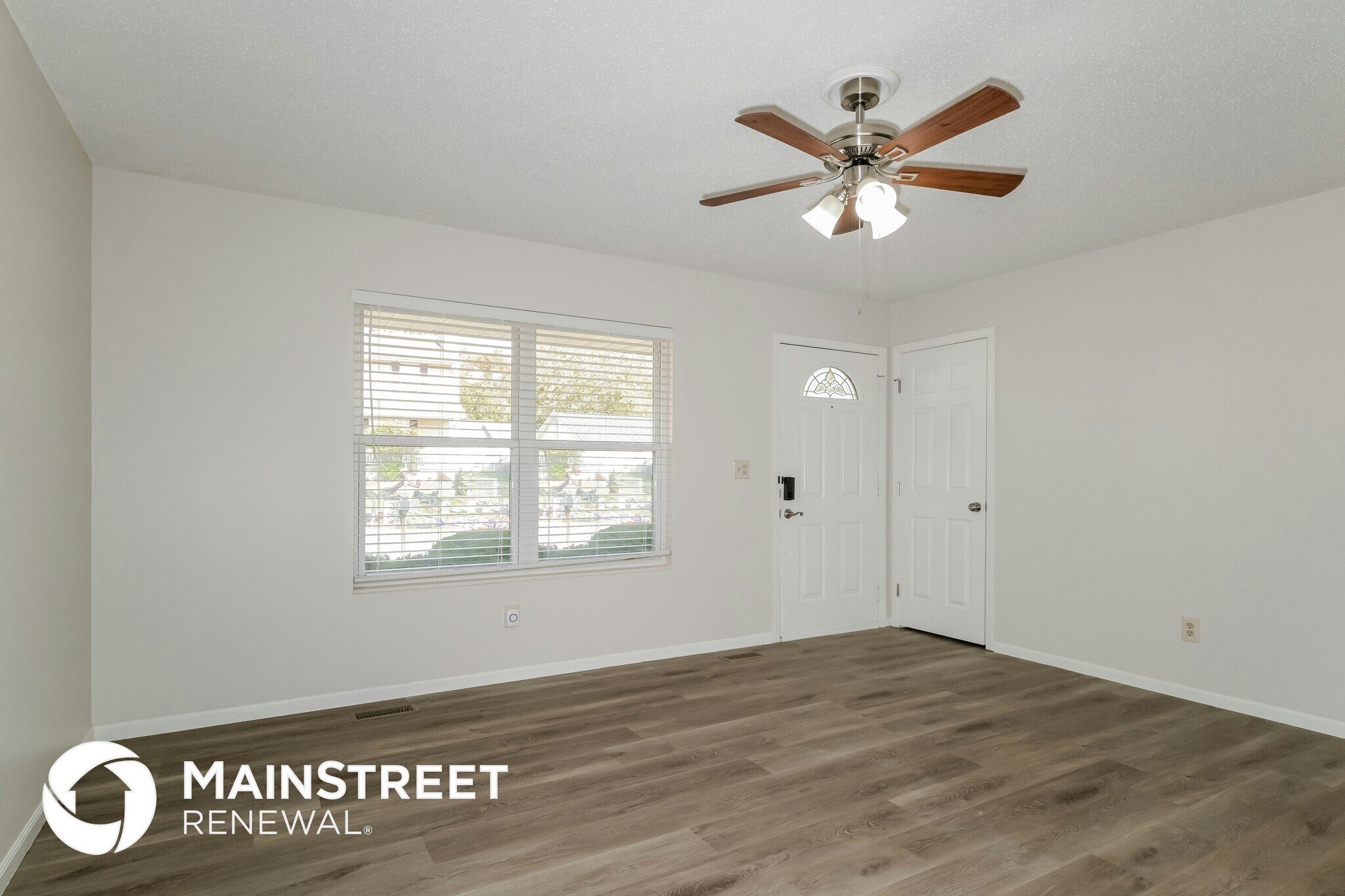 Building Photo - 1094 Eagle Nest Dr