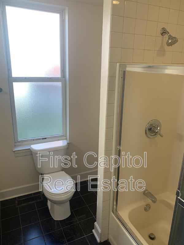 Building Photo - 711 N George St