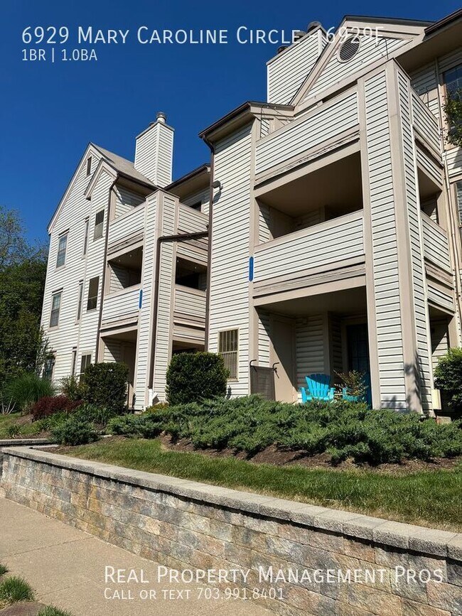 Walk to retail in the heart of Kingstowne 6929 Mary Caroline Cir