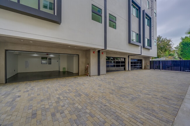 Building Photo - 4422 Riley Dr