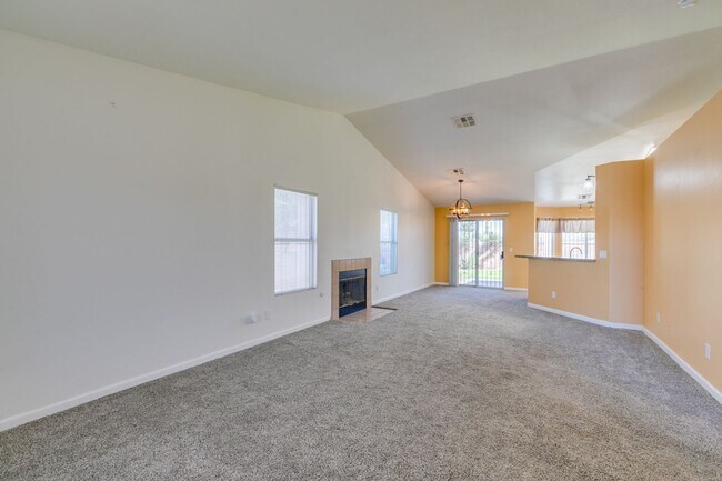 Building Photo - Updated Mediterranean-Style Home with Priv...