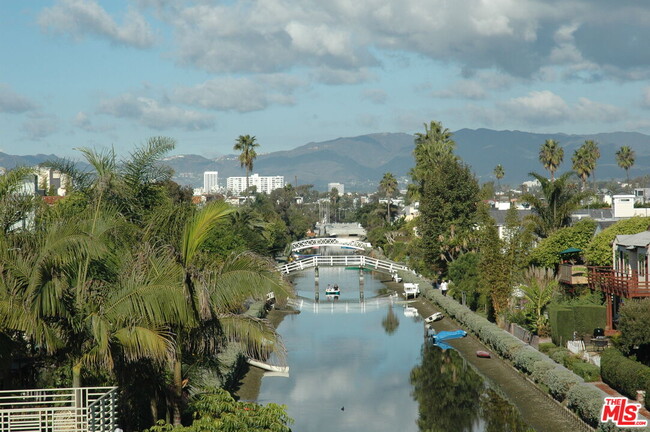 Building Photo - 3000 Grand Canal