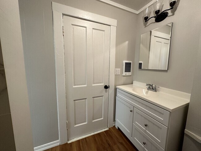 Building Photo - 2421 Rucker Ave