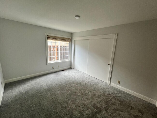 Building Photo - 15925 El Pajaro Ct