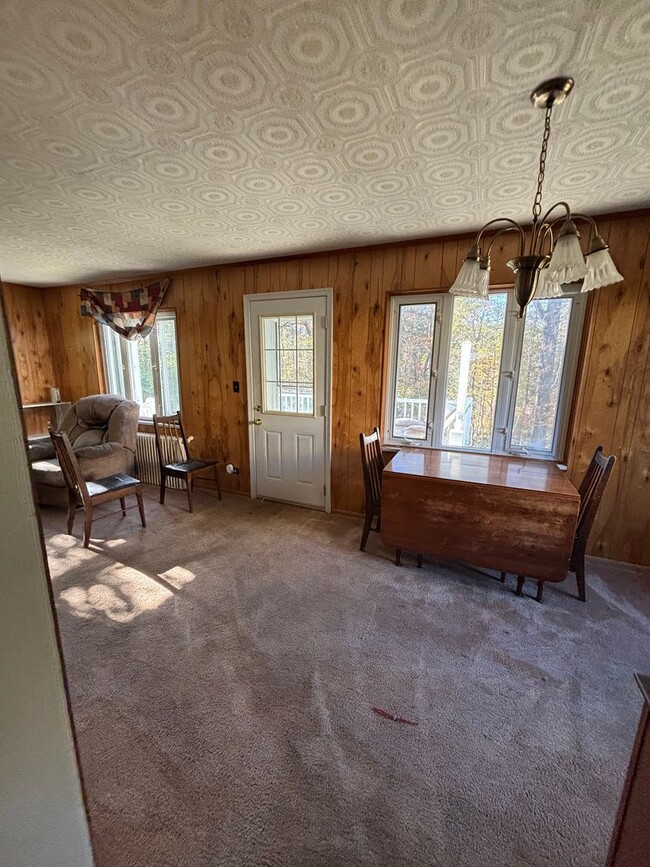 Building Photo - Charming 2-Bedroom Single-Family Home with Garage and Off-Street Parking