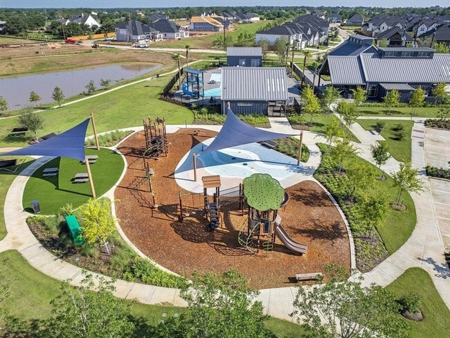 Building Photo - 7414 New Pecan Dr