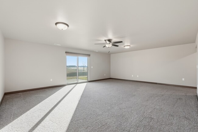 Building Photo - 720 Creekside Dr