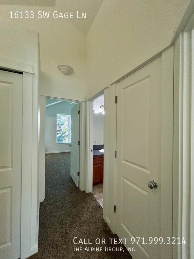 Building Photo - 16133 SW Gage Ln