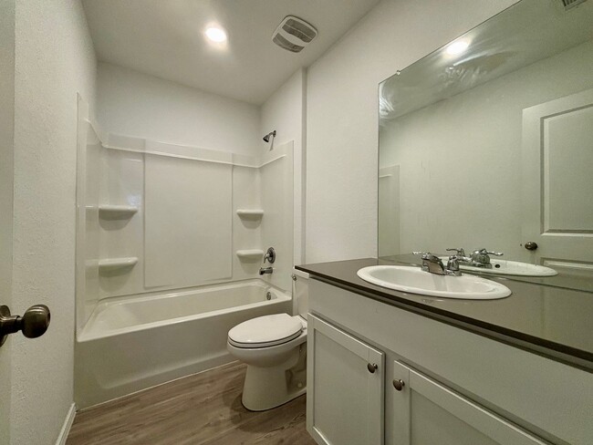 Building Photo - Beautiful Single Family Home in Steelwood ...