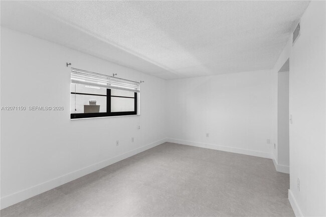 Building Photo - 1225 West Ave