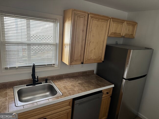 Building Photo - 8940 Bay Dr