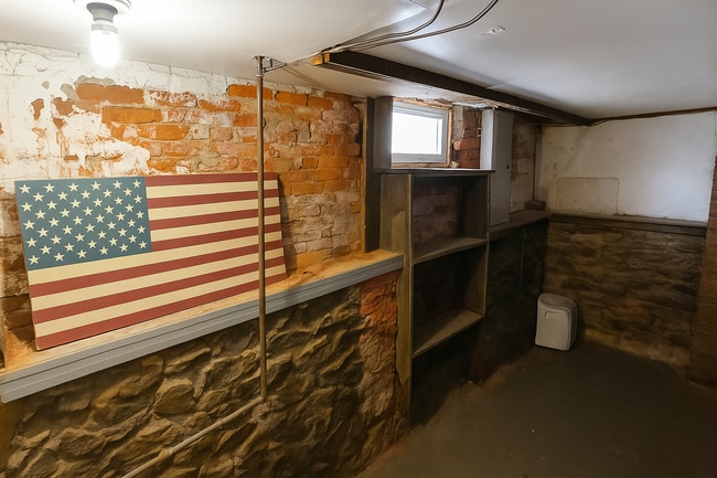 Building Photo - 347 Hannum Ave