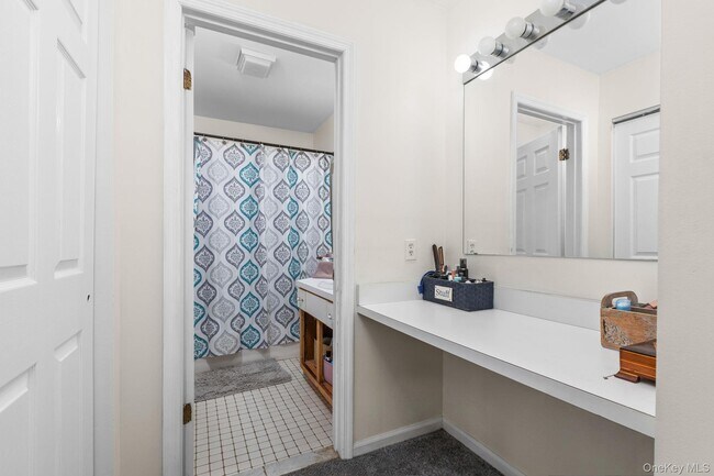 Building Photo - 702 Somerset Knoll