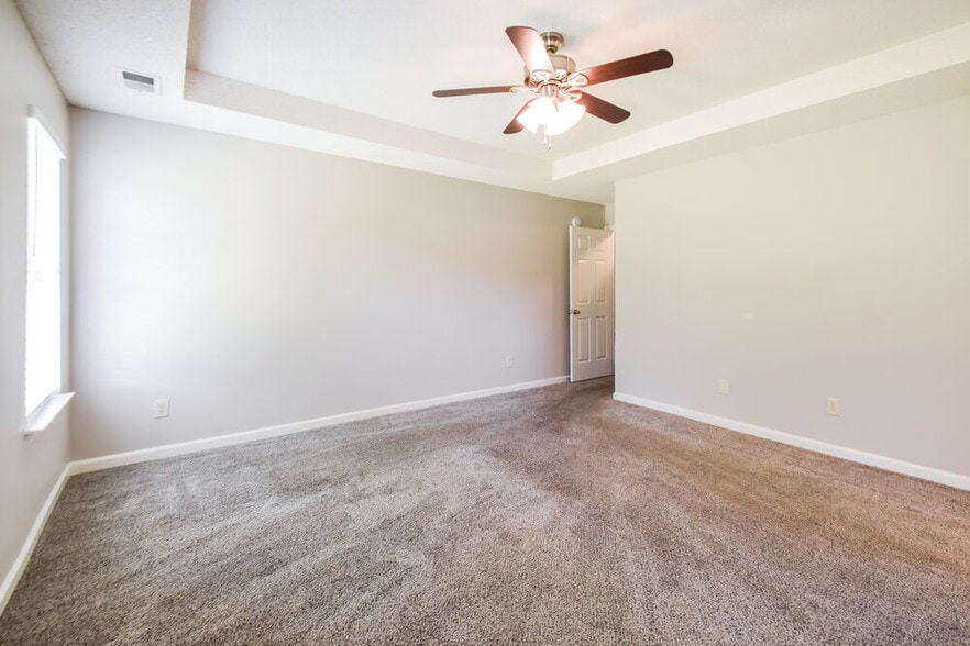 Building Photo - 7027 Maple Grove Rd