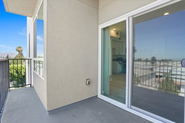 Building Photo - 8802 Van Nuys Blvd