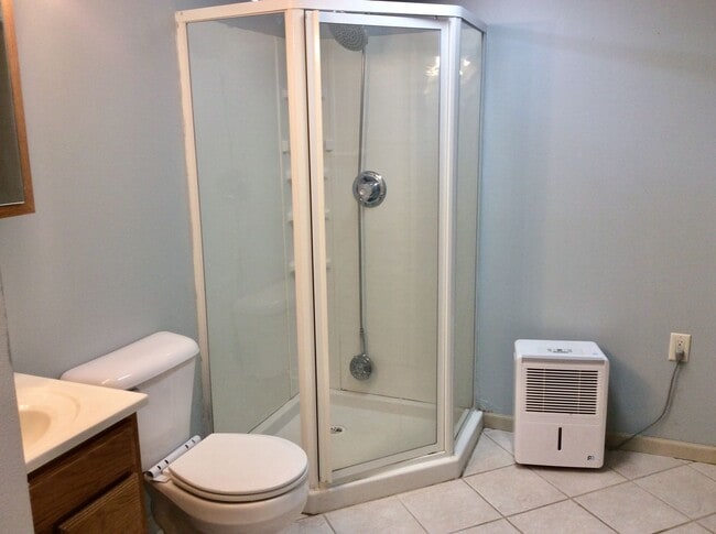 Building Photo - Single Family Home