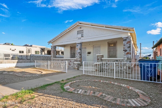 Primary Photo - 3418 Yandell Dr