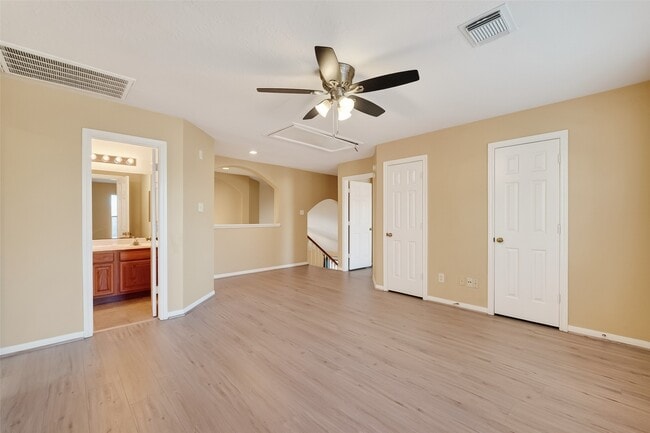 Building Photo - 910 Norfolk Dr