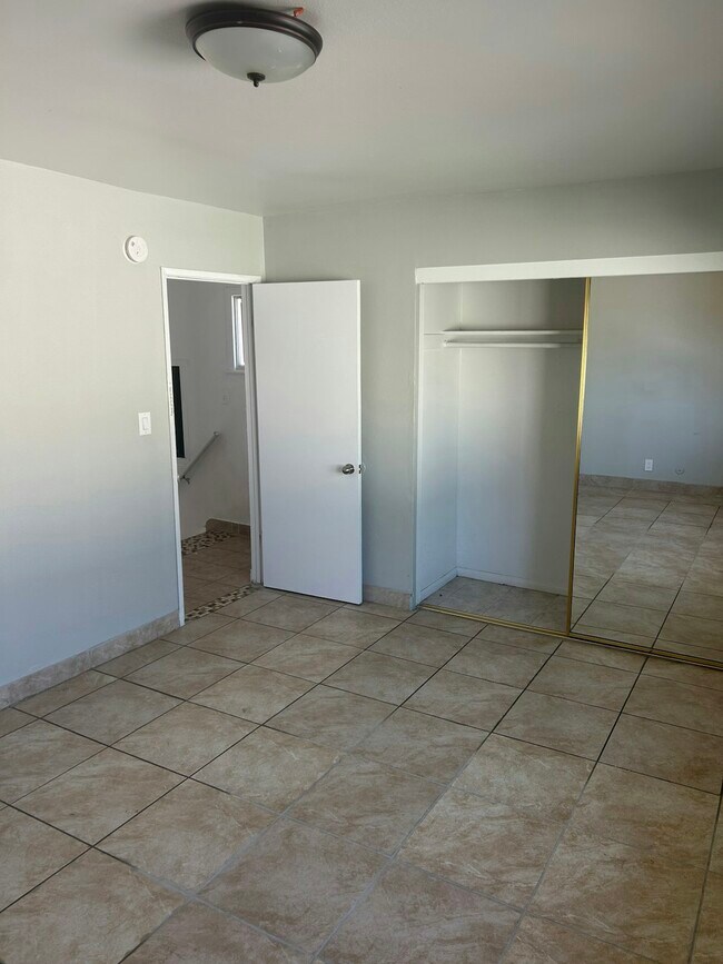 Building Photo - 458 Grand Ave