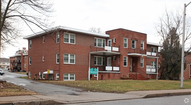 Building Photo - 3600 Fords Ln