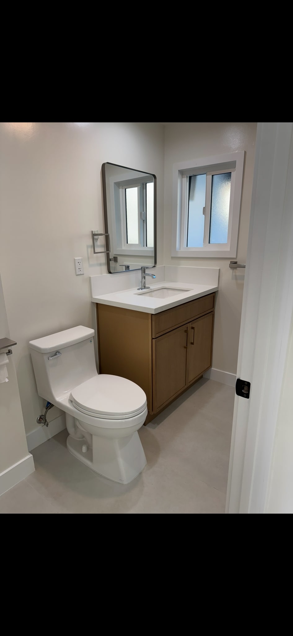 Building Photo - 1939 W Glenoaks Blvd