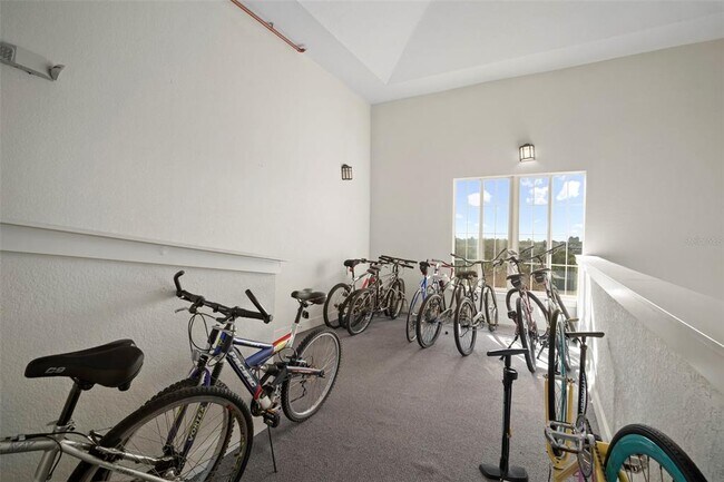 Building Photo - 435 S Oregon Ave