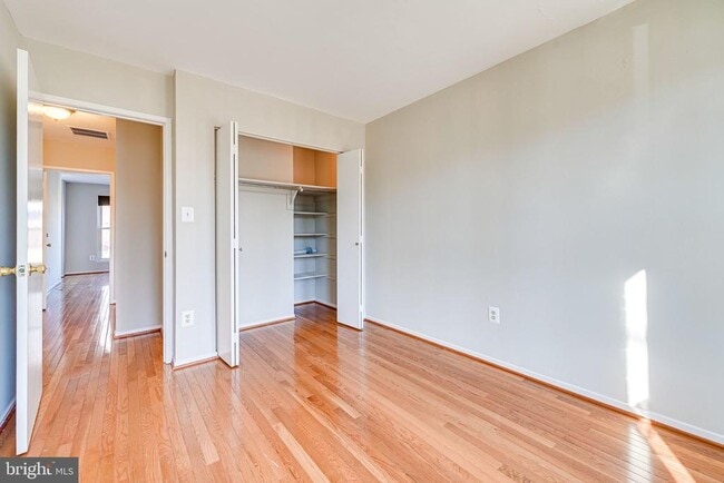 Building Photo - 1727 Cy Ct