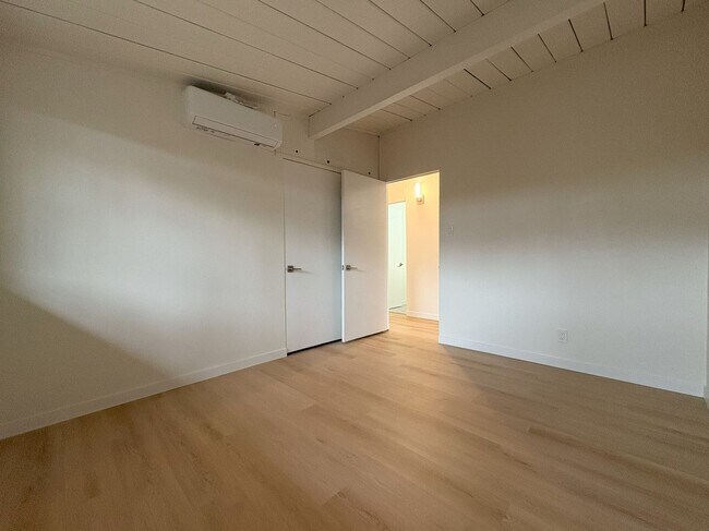 Building Photo - Newly Remodeled Single Family Home Available Now!