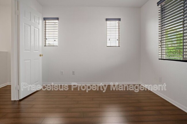 Building Photo - 2374 Calle Torreno