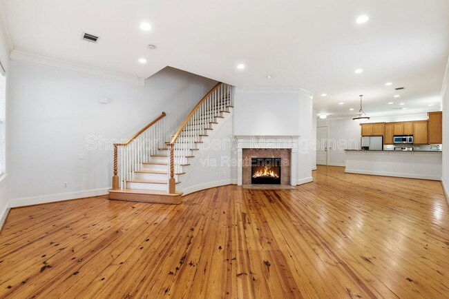 Building Photo - 4424 Blossom St